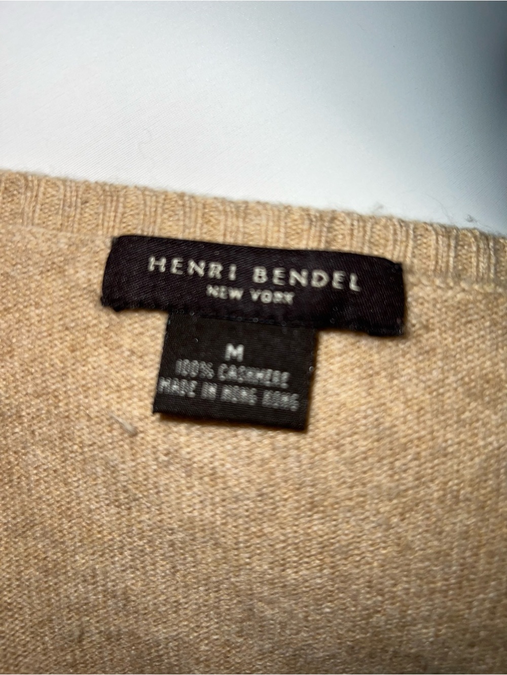 Henri Bendel 100% Cashmere Sweater Medium Camel Beige V Neck Luxury Knit - Picture 7 of 8